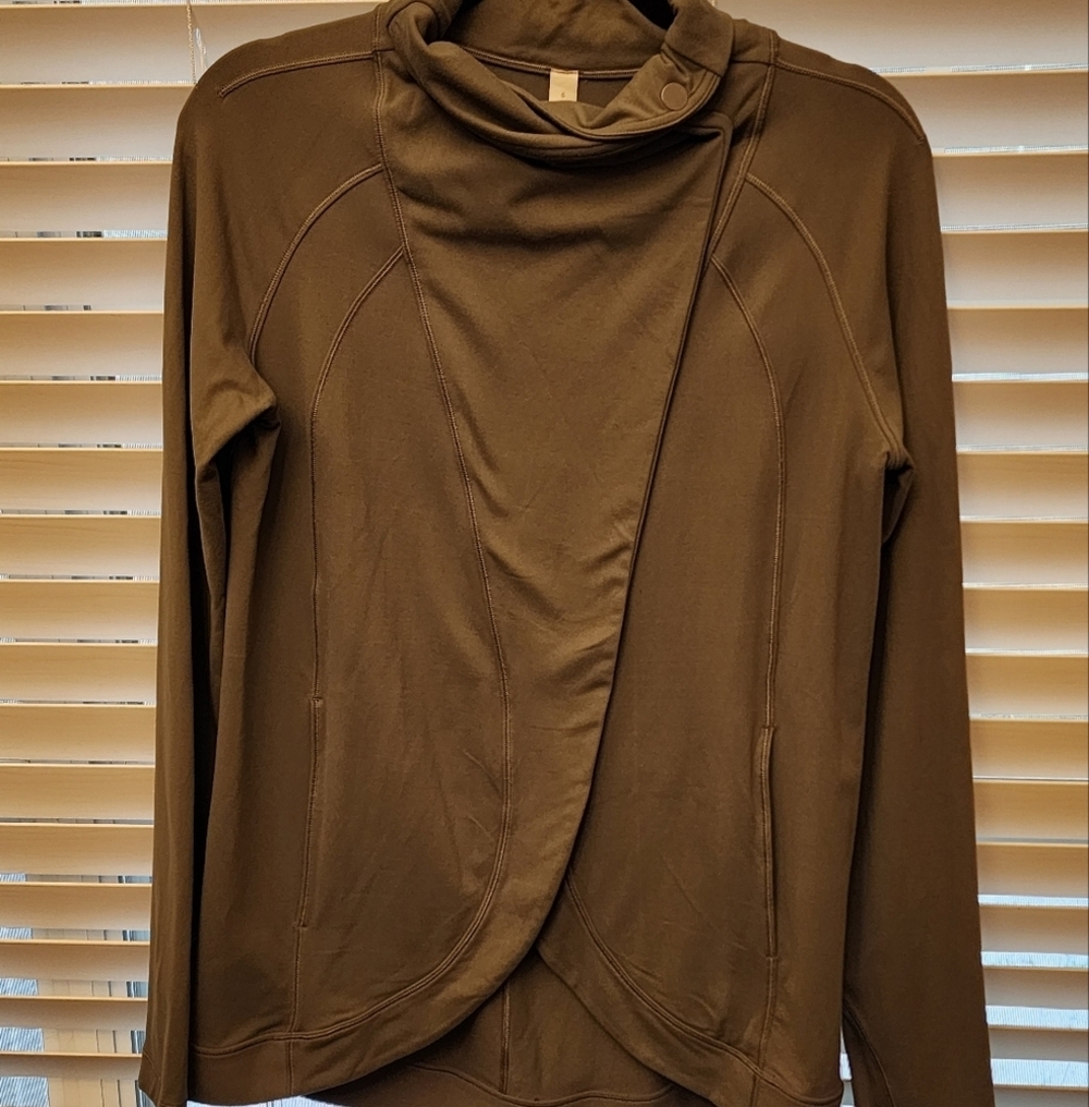 Lululemon Asymmetrical Olive Green Jacket Sz 6
